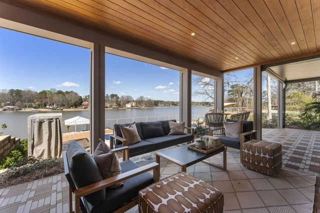 2746 Emerald Drive, Jonesboro, GA 30236