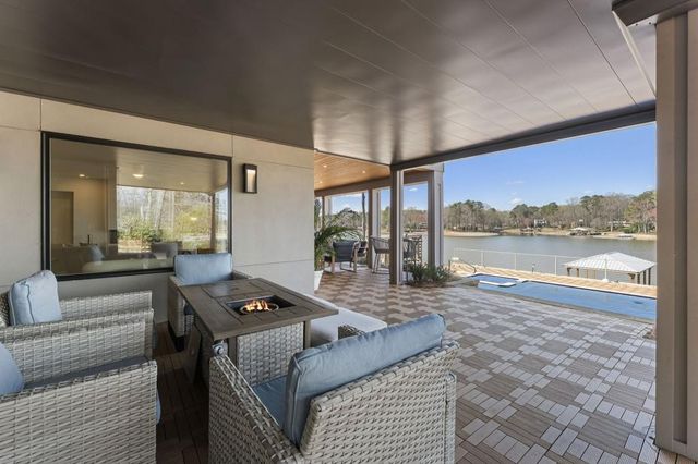 2746 Emerald Drive, Jonesboro, GA 30236