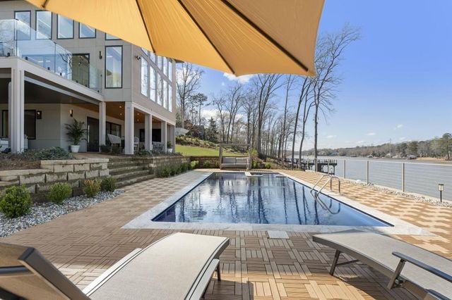 2746 Emerald Drive, Jonesboro, GA 30236