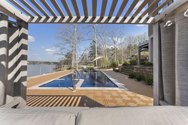 2746 Emerald Drive, Jonesboro, GA 30236