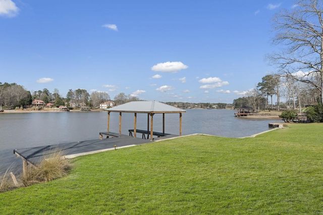 2746 Emerald Drive, Jonesboro, GA 30236