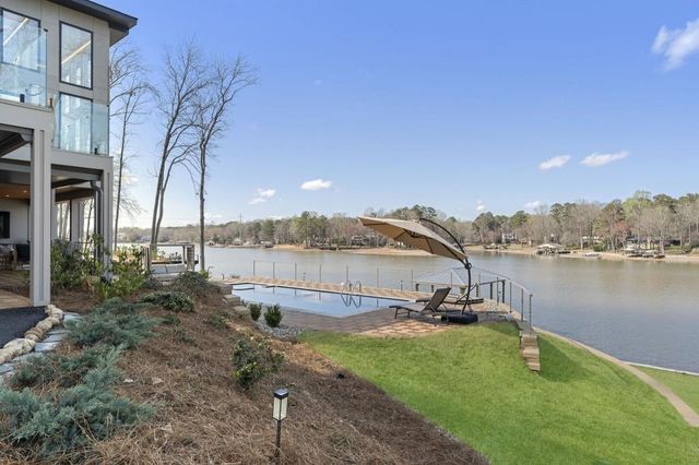 2746 Emerald Drive, Jonesboro, GA 30236