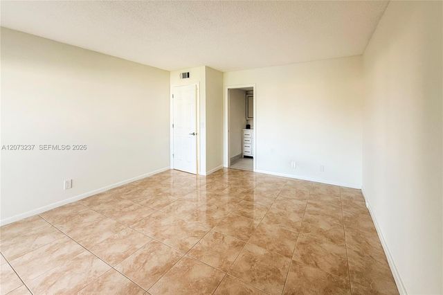 382 Wellington K 382, West Palm Beach, FL 33417