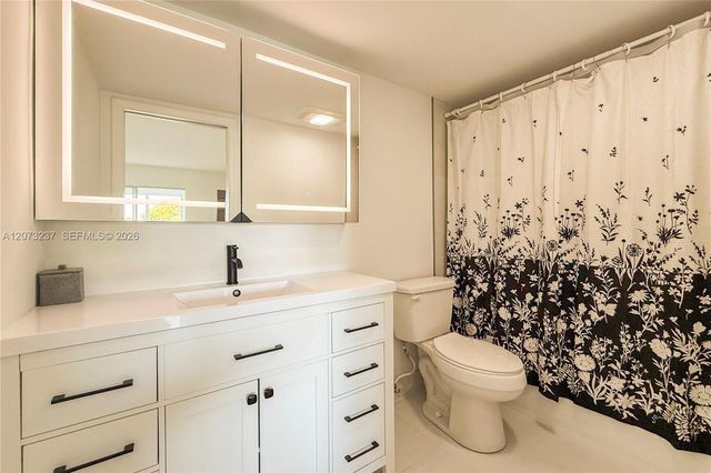 382 Wellington K 382, West Palm Beach, FL 33417