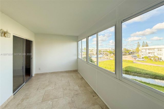 382 Wellington K 382, West Palm Beach, FL 33417