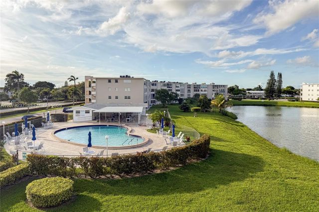 382 Wellington K 382, West Palm Beach, FL 33417