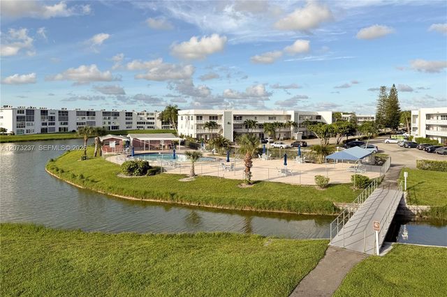 382 Wellington K 382, West Palm Beach, FL 33417