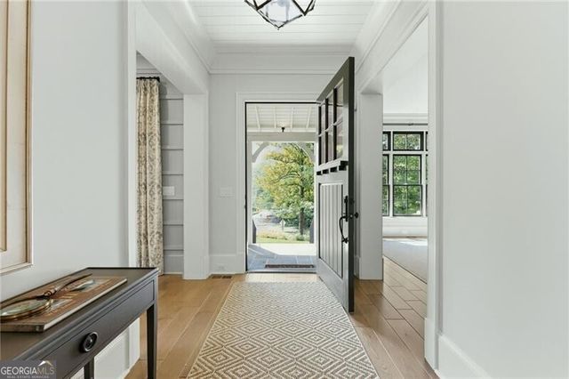 4384 Powers Ferry Road NW, Atlanta, GA 30327