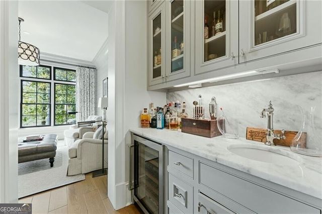 4384 Powers Ferry Road NW, Atlanta, GA 30327