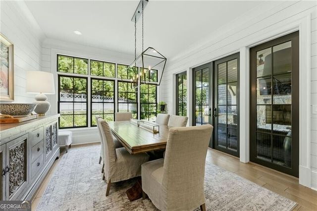 4384 Powers Ferry Road NW, Atlanta, GA 30327