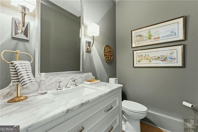 4384 Powers Ferry Road NW, Atlanta, GA 30327