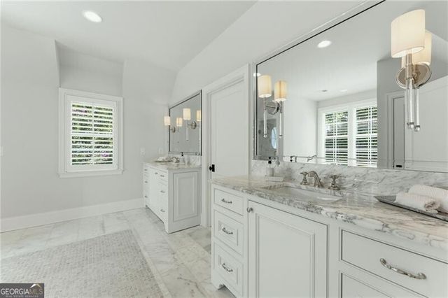 4384 Powers Ferry Road NW, Atlanta, GA 30327