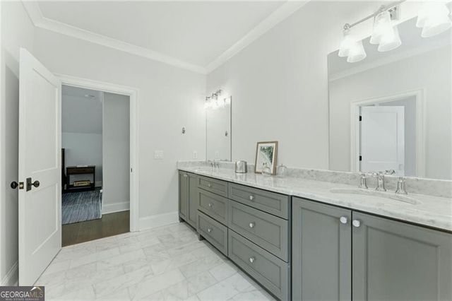 4384 Powers Ferry Road NW, Atlanta, GA 30327