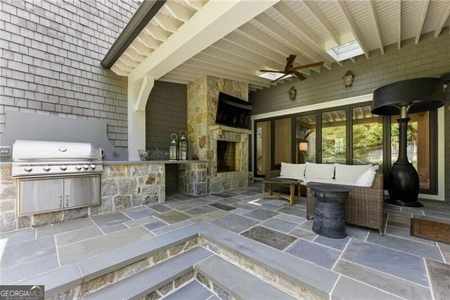4384 Powers Ferry Road NW, Atlanta, GA 30327