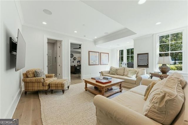 4384 Powers Ferry Road NW, Atlanta, GA 30327