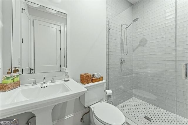 4384 Powers Ferry Road NW, Atlanta, GA 30327