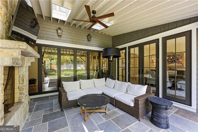 4384 Powers Ferry Road NW, Atlanta, GA 30327