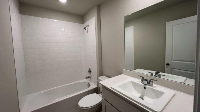 8509 HOLLYMEAD Lane, Fort Worth, TX 76131