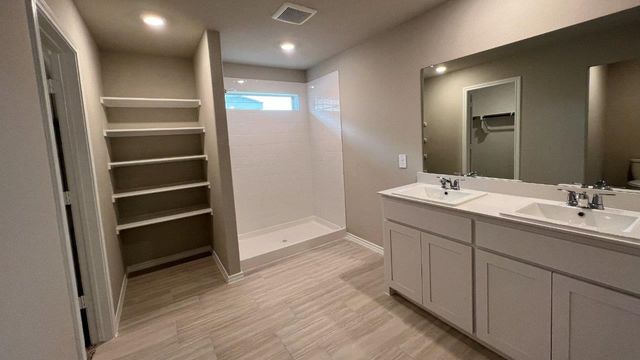 8509 HOLLYMEAD Lane, Fort Worth, TX 76131