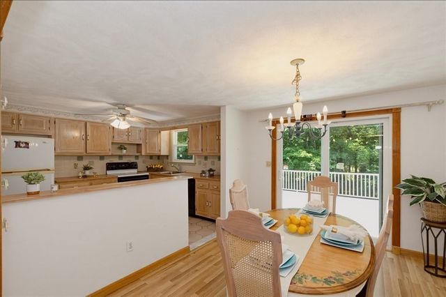 179 Fox Hill Rd, Burlington, MA 01803