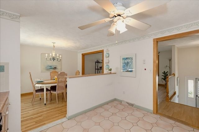 179 Fox Hill Rd, Burlington, MA 01803