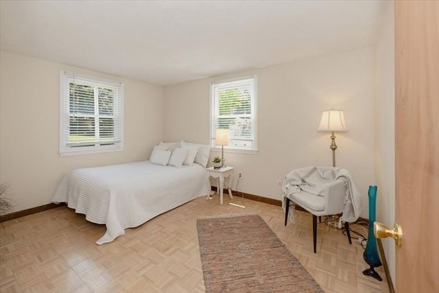 179 Fox Hill Rd, Burlington, MA 01803