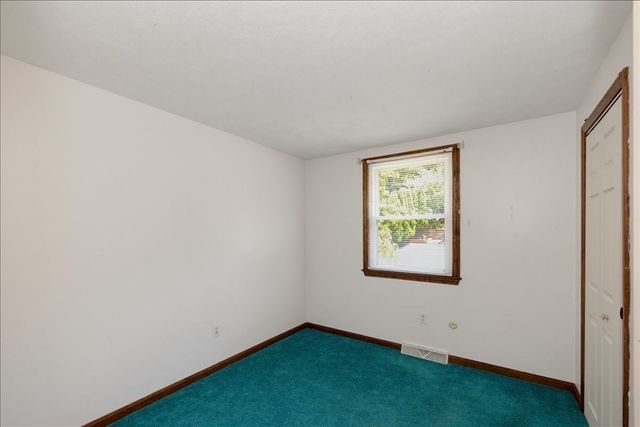 179 Fox Hill Rd, Burlington, MA 01803