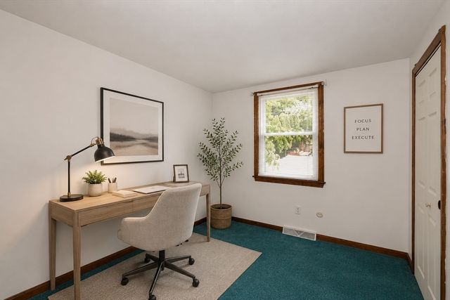 179 Fox Hill Rd, Burlington, MA 01803