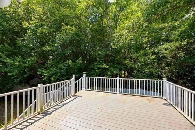 179 Fox Hill Rd, Burlington, MA 01803