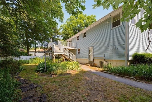 179 Fox Hill Rd, Burlington, MA 01803