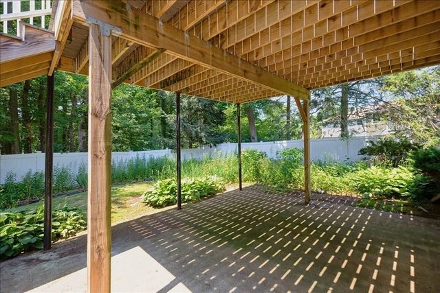 179 Fox Hill Rd, Burlington, MA 01803