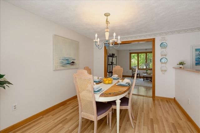 179 Fox Hill Rd, Burlington, MA 01803