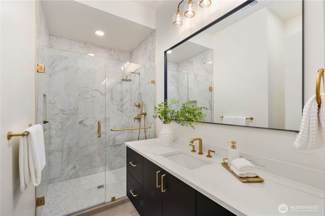 10416 130th Avenue NE, Kirkland, WA 98033