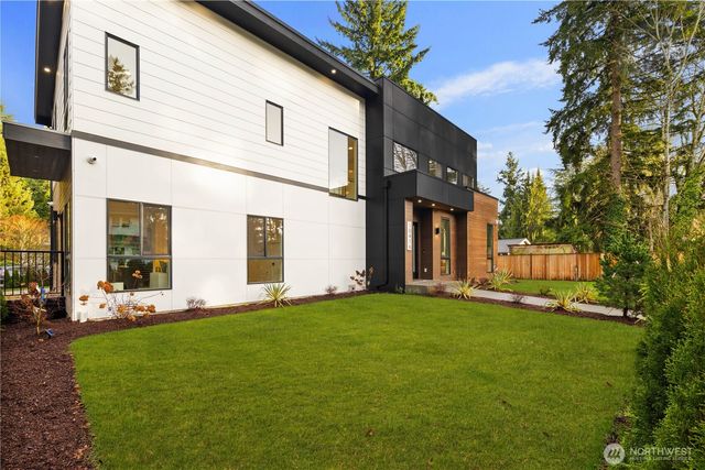 10416 130th Avenue NE, Kirkland, WA 98033
