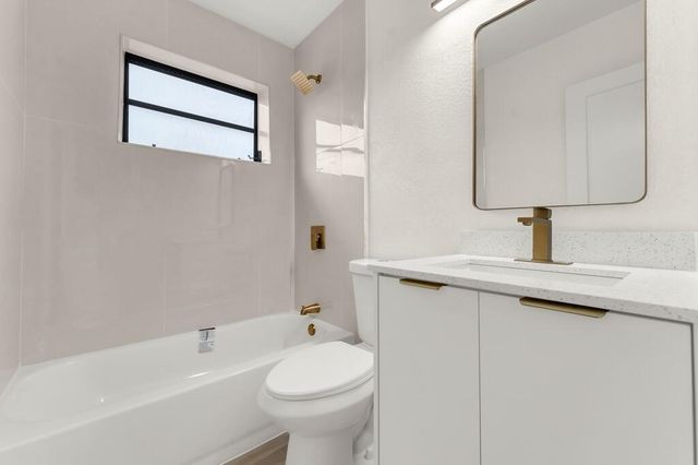 6572 Pierce Street, Hollywood, FL 33024