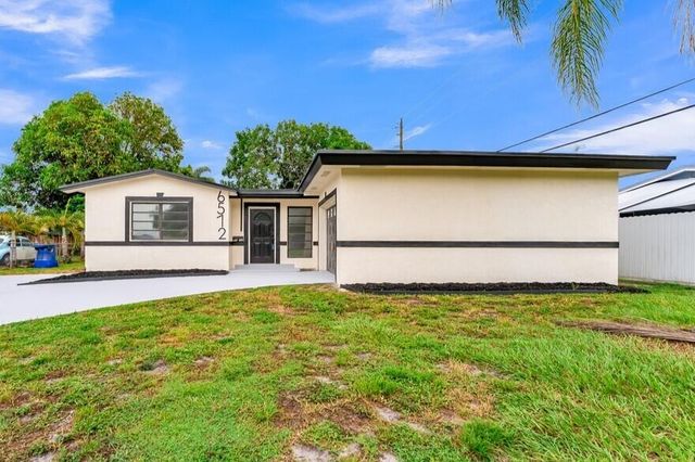 6572 Pierce Street, Hollywood, FL 33024