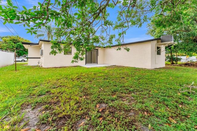 6572 Pierce Street, Hollywood, FL 33024