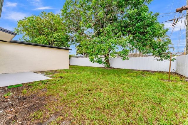 6572 Pierce Street, Hollywood, FL 33024