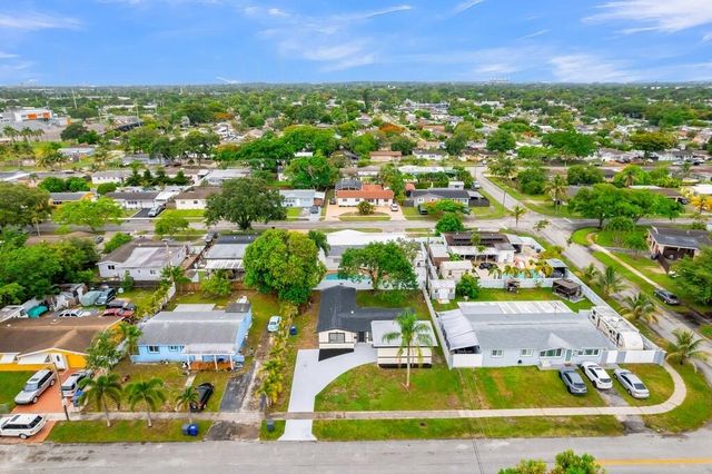 6572 Pierce Street, Hollywood, FL 33024