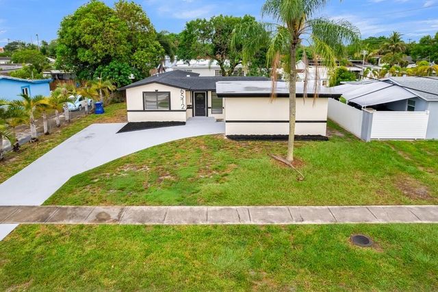 6572 Pierce Street, Hollywood, FL 33024