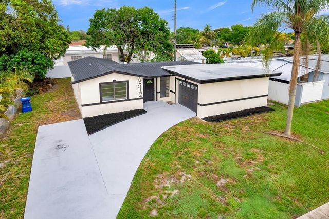 6572 Pierce Street, Hollywood, FL 33024