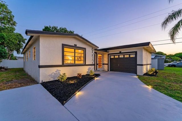 6572 Pierce Street, Hollywood, FL 33024