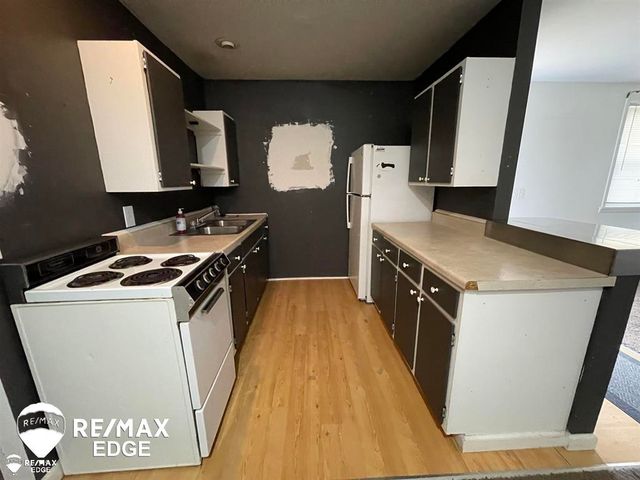 494 W Barnes Lake Road, Columbiaville, MI 48421