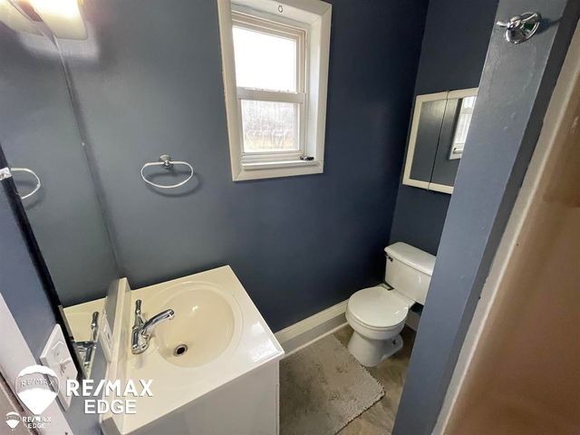 494 W Barnes Lake Road, Columbiaville, MI 48421