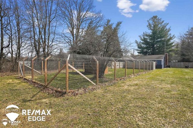 494 W Barnes Lake Road, Columbiaville, MI 48421