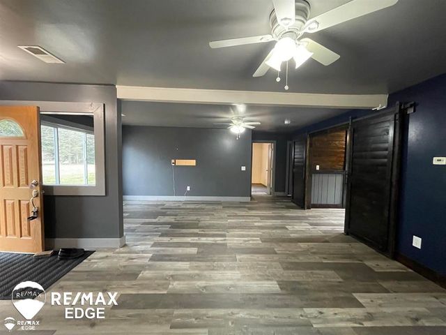 494 W Barnes Lake Road, Columbiaville, MI 48421