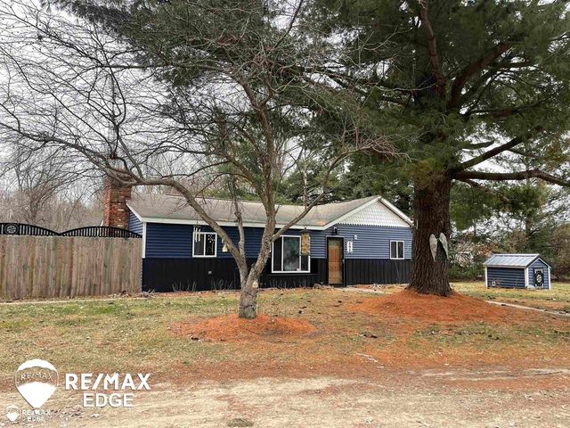 494 W Barnes Lake Road, Columbiaville, MI 48421