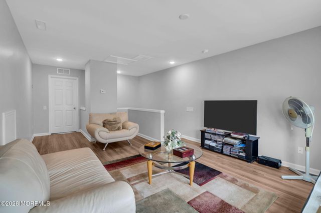 4 Bromley Lane, Manchester, NJ 08759