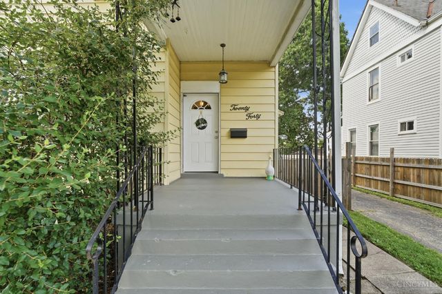 2040 Crown Avenue, Norwood, OH 45212