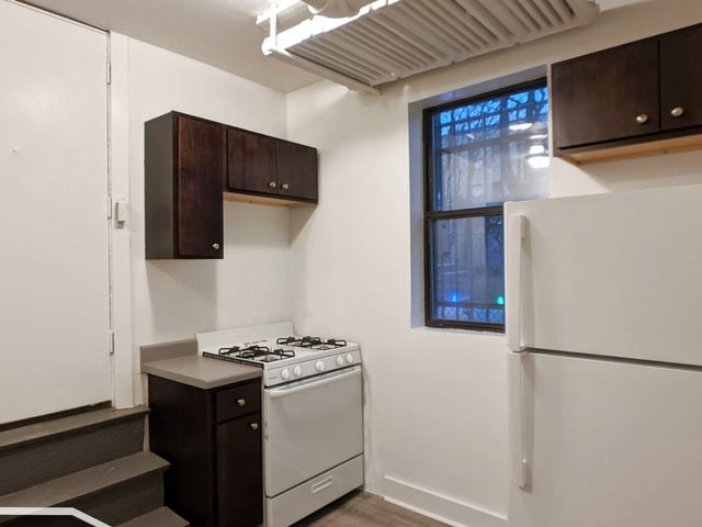 1542 N Kedzie Avenue G0, Chicago, IL 60651